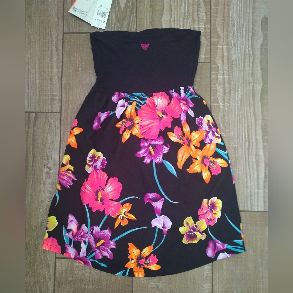 Vibrant fun strapless Roxy top